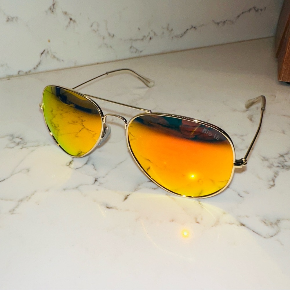 Aviator Sunglasses with Yellow-Orange Lenses